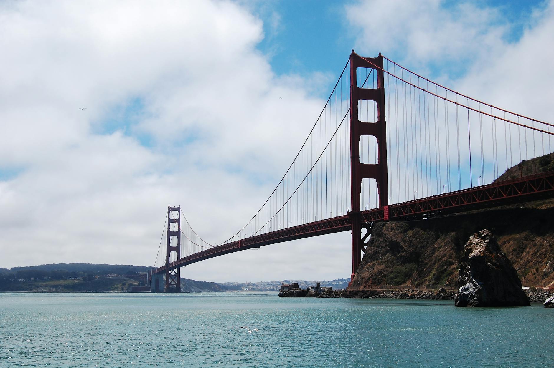 golden gate bridge during daytime